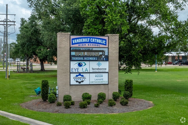 Vandebilt Catholic High School is a private Catholic school serving high school students.