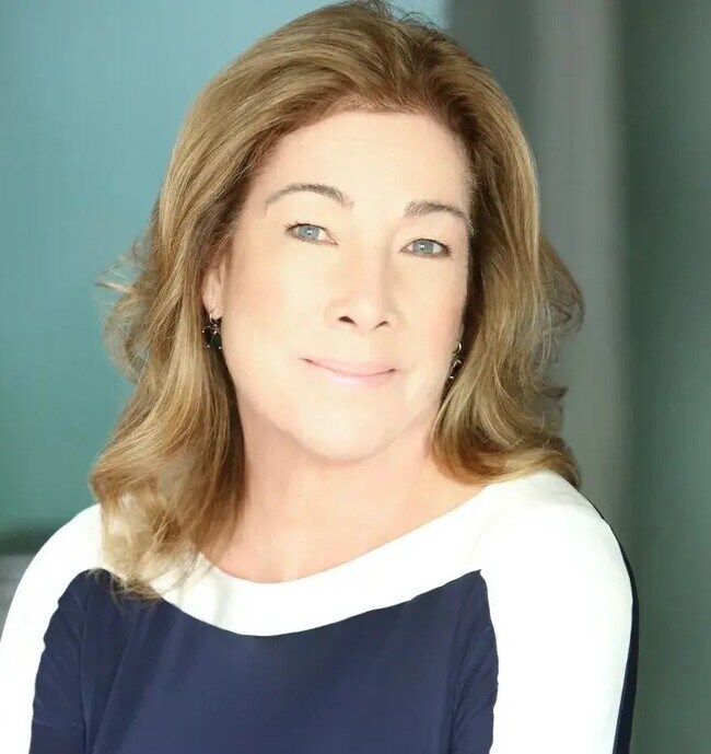 Suzanne Cruickshank Moncure