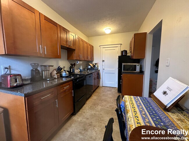 4 Commonwealth Terrace unit 10, Brighton, MA 02135 - photo 3