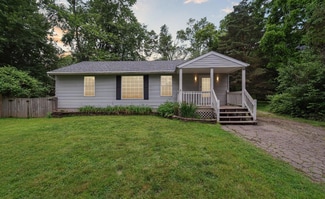 21845 Novi Rd, Northville, MI 48167