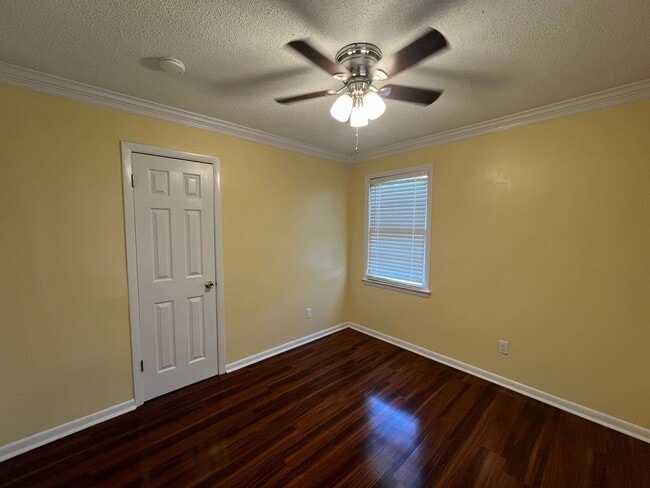 1320 E 35th St, Savannah, GA 31404 - photo 5