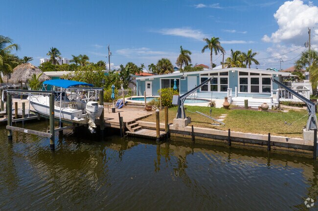 Manufactured homes can be found scattered throughout the canals of Estero Island on FMB.