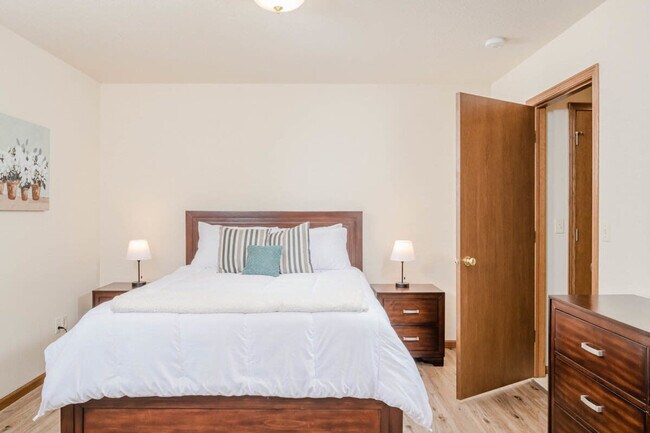 1697 Gateway Place unit ID1061621P, Neenah, WI 54956 - photo 7