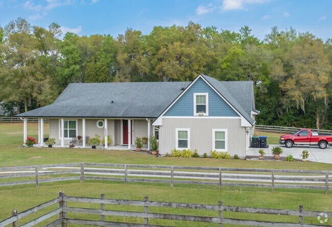 Zellwood features a variety of ranch-style homes on expansive lots.