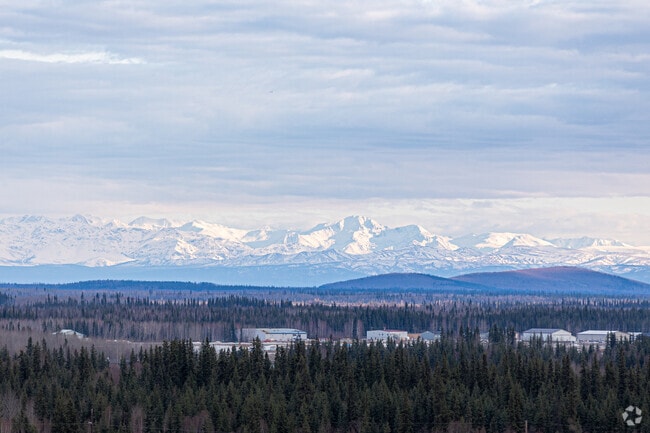 Catch stunning Denali Range views from the University of Alaska Fairbanks campus.