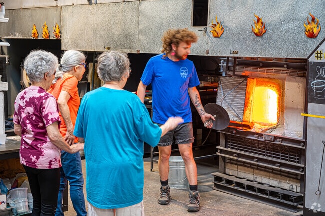 New Orleans Glassworks & Printmaking Studio offers classes in the Warehouse District.
