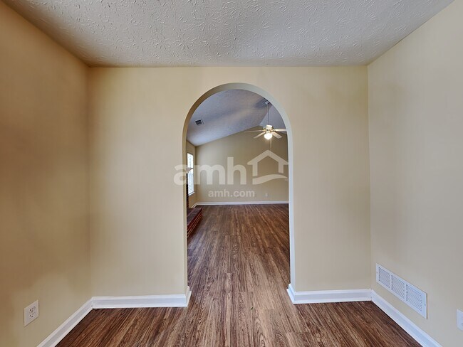 4410 Brookridge Dr, Loganville, GA 30052 - photo 7