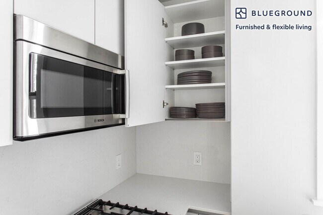 8 Elko St unit FL3-ID396, Boston, MA 02135 - photo 6