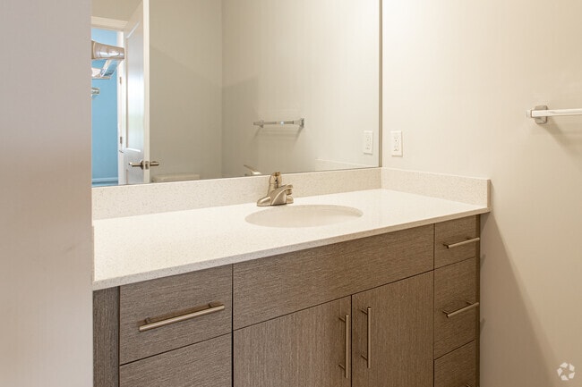 The Thomas Apartments, Somersworth, NH 03878 - photo 5