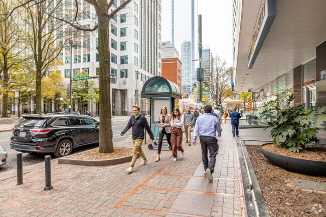 You'll find lots of life on the streets of Uptown when visiting Third Ward.