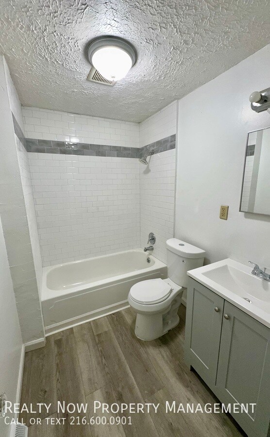 2201 Oakdale Rd unit 1, Cleveland, OH 44118 - photo 4