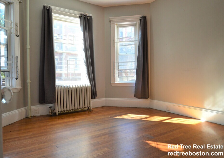 31 Chester St unit 1, Allston, MA 02134 - photo 1