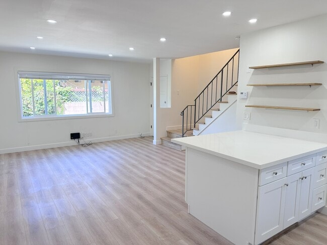 3305 Green Ln unit B, Redondo Beach, CA 90278 - photo 3