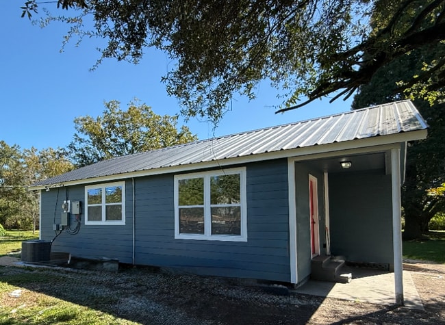 10040 La-44, Convent, LA 70723 - photo 2