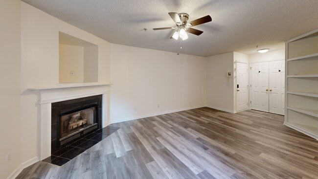 623 Ivy Glen Dr unit 623, Winston Salem, NC 27127 - photo 2