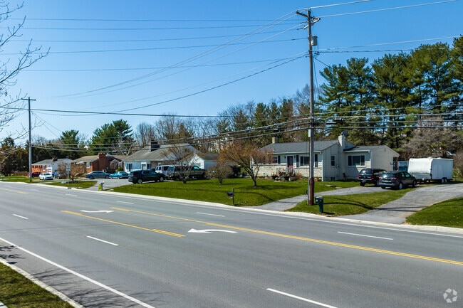 Homes along Ballenger Creek Pike have easy access to neighborhood amenities.