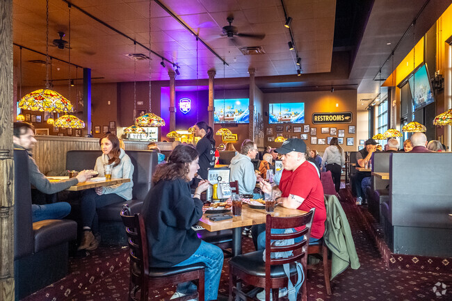 Newt's offers great food and a friendly atmosphere near the Diamond Path neighborhood.