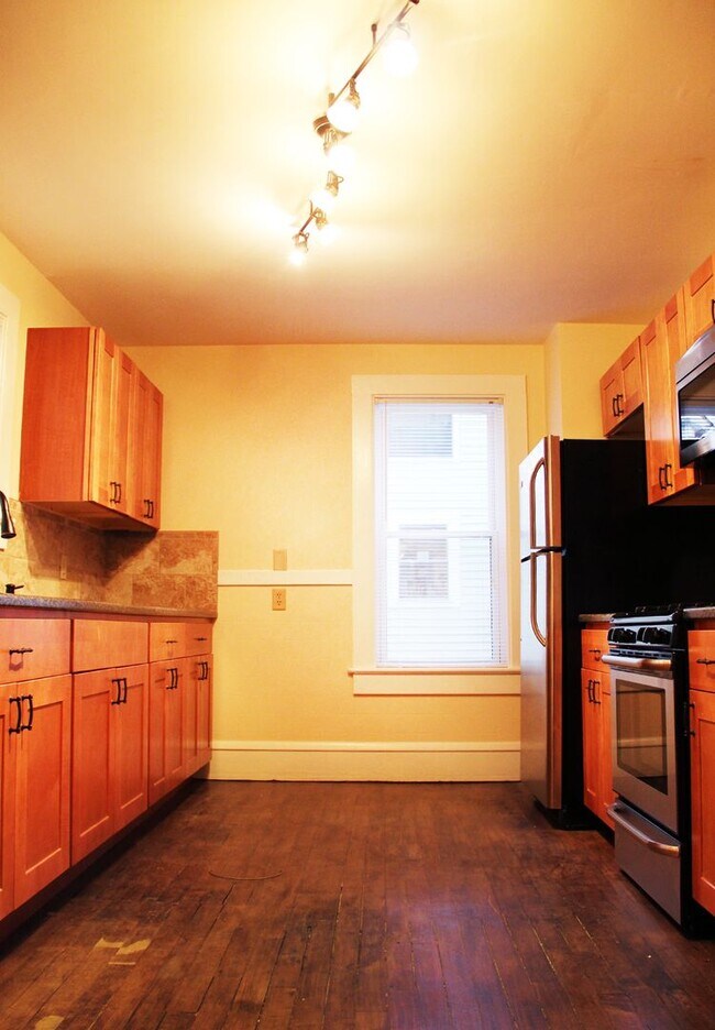 23 West Ln unit . A - Available N, Winooski, VT 05404 - photo 3