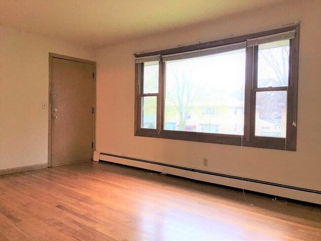 410 Pawling St unit 3, Madison, WI 53704 - photo 5