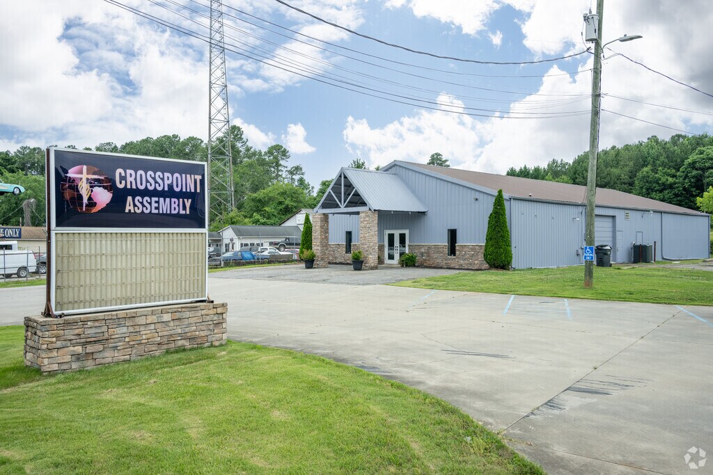 Crosspoint Christian Academy is a small school in the area.