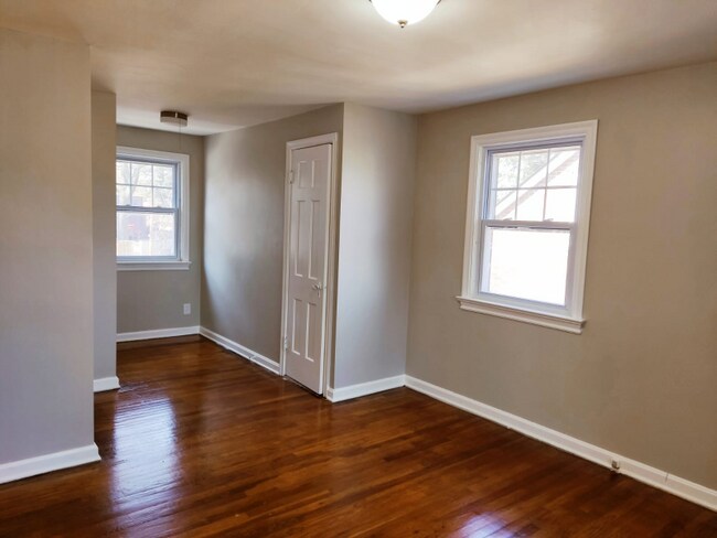 1516 Wilmar Rd, Cleveland, OH 44121 - photo 4