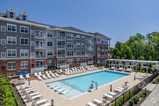 100 Eisenhower Pkwy, Livingston, NJ 07039