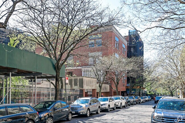 P.S. 173 according to the Washington Heights community has the best teachers around.