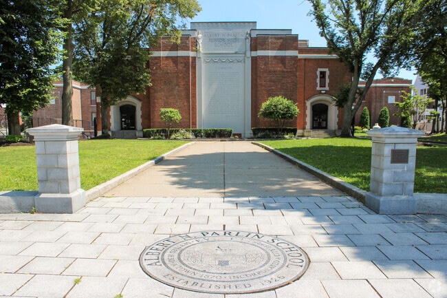 Parlin Junior High School in Everett has an overall grade of C- on Niche.