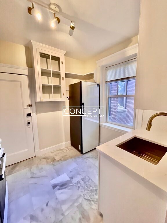 1699 Cambridge St unit 19B, Cambridge, MA 02138 - photo 2