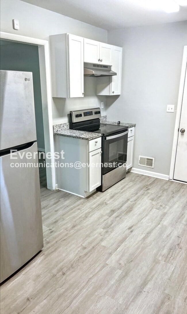 13617 Craig Ave, Grandview, MO 64030 - photo 4