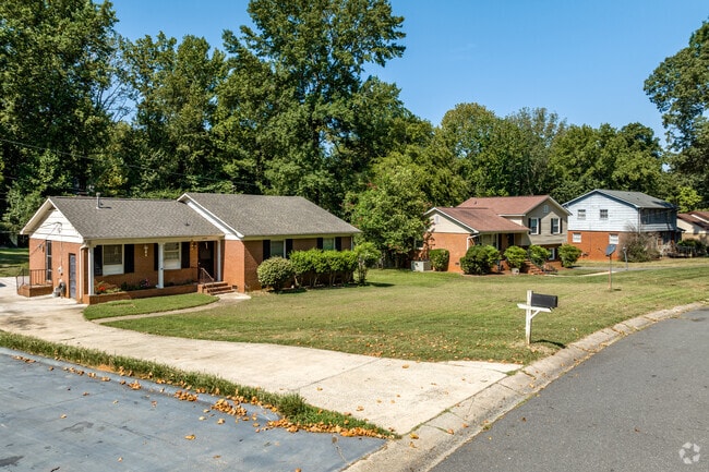 Brick ranch homes are among the most common in Idlewild South.