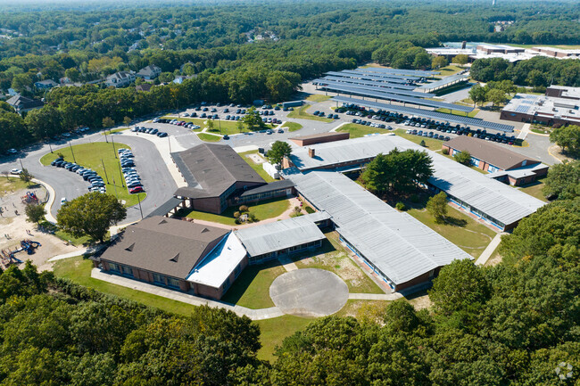 NID 537910 Accompsett Elementary  is just next to Accompsett Middle and Smithtown West High.