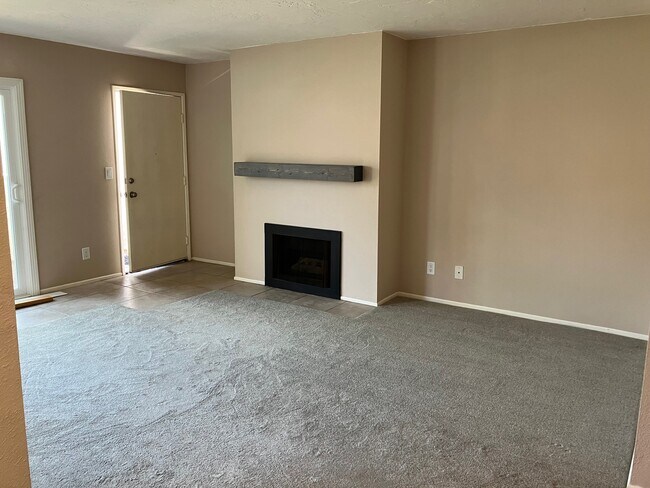 6915 Quail Place unit West Bluff Hills, Carlsbad, CA 92009 - photo 5