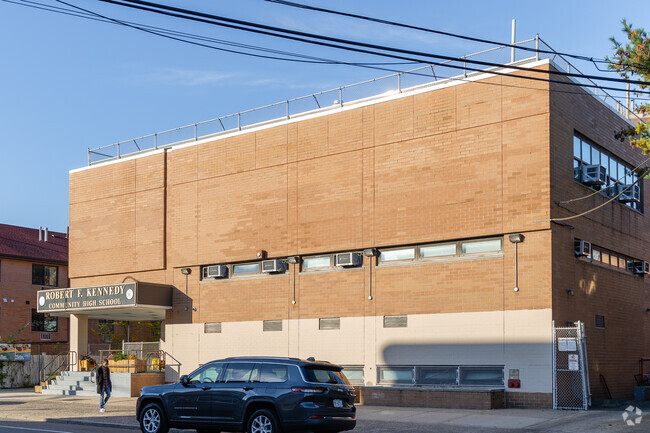 Robert F Kennedy Community High School has 593 students in grades 9-12.