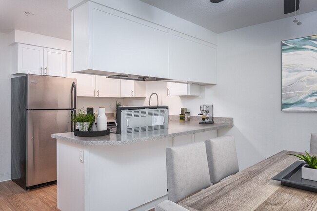 Mountain Knolls | Dining Room and Kitchen