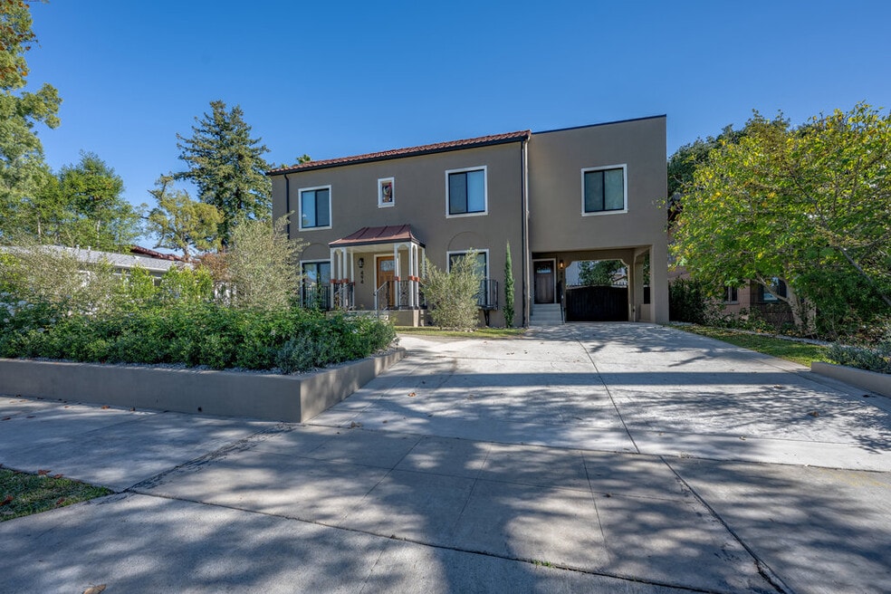 494 S Marengo Ave, Pasadena, CA 91101 - photo 1