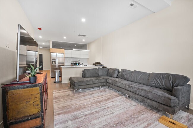 3924 N Lincoln Ave unit 416, Chicago, IL 60613 - photo 2