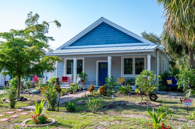 Bayou Oaks residents enjoy making their own garden dreams come true.