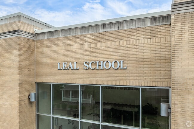 Leal Elementary School is a public K-5 elementary school.