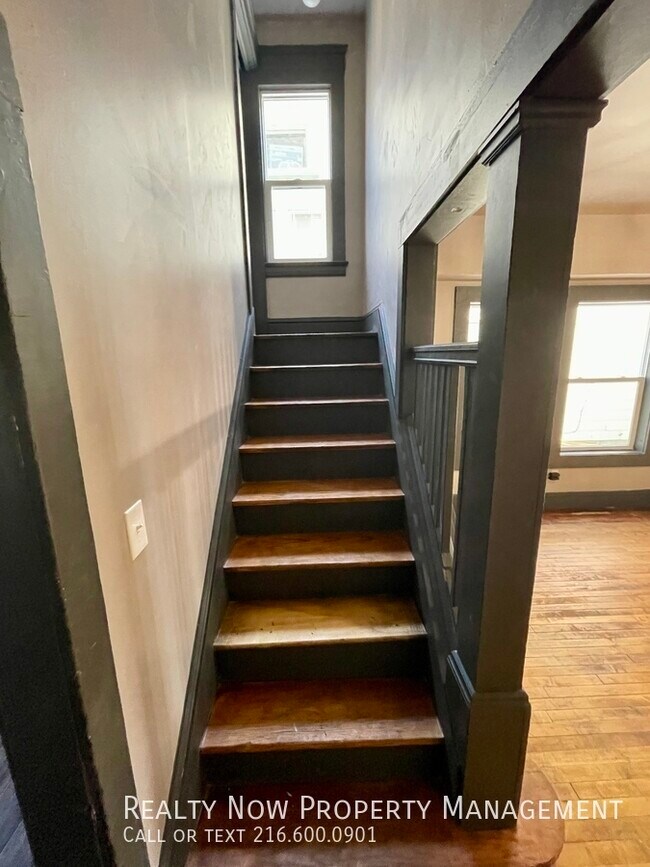 2043 W 101st St unit 1, Cleveland, OH 44102 - photo 7