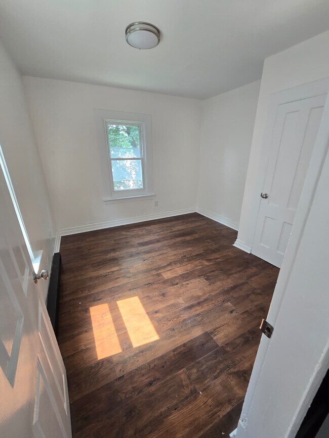 135 Willow St unit 2, Meriden, CT 06450 - photo 6