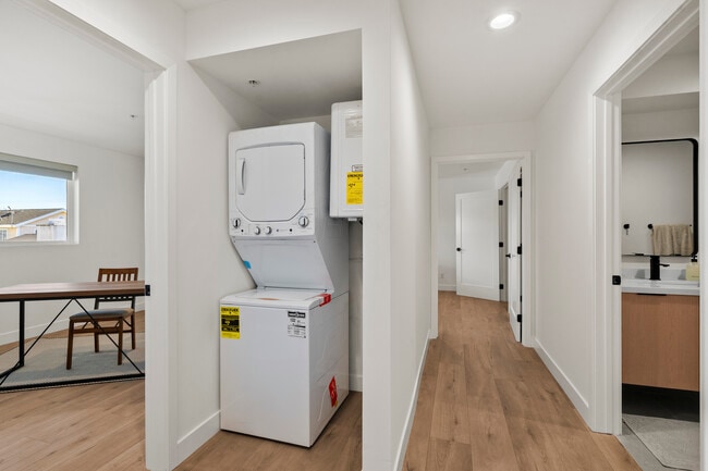 2Fifty Luxury Apartments, Lomita, CA 90717 - photo 7