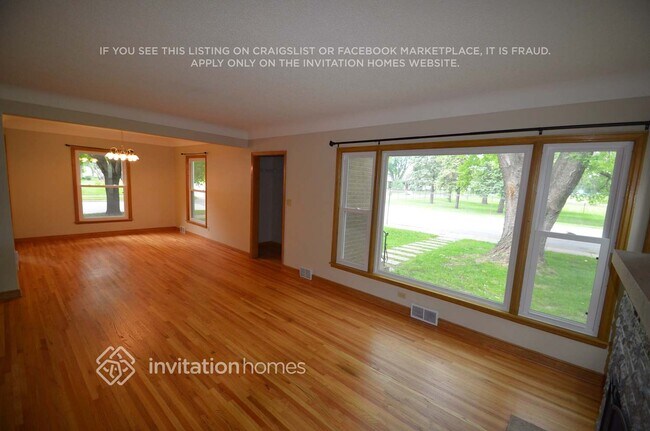 3058 NE Stinson Blvd, Minneapolis, MN 55418 - photo 4