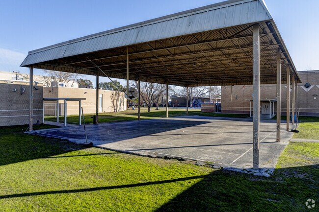 Sherwood Elementary encourages parental involvement in academic activities.