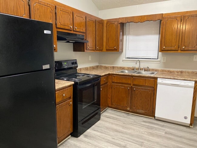 75 Rushwood Dr, Jackson, TN 38305 - photo 2