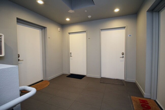 1480 N Jarrett St, Portland, OR 97217 - photo 4