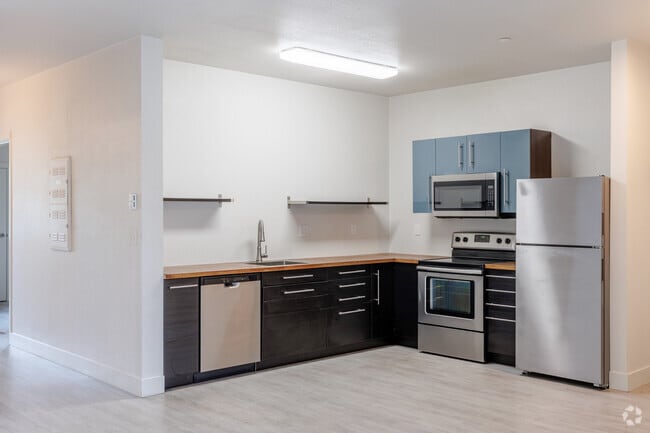 Red Table Apartments, Gypsum, CO 81637 - photo 7