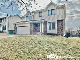 2048 Walnut St, West Des Moines, IA 50265
