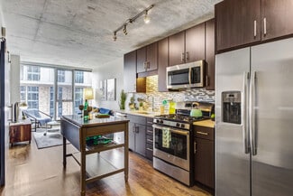 225 S Sangamon St Unit 612A, Chicago, IL 60607