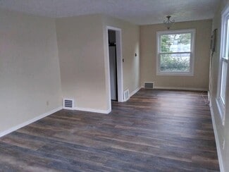 1457 Sulzer Ave, Euclid, OH 44132